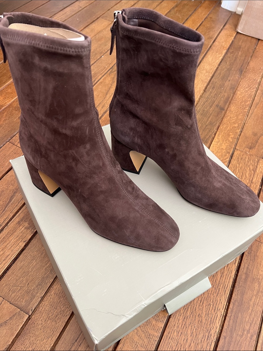 Everlane Chocolate Brown Suede Leather Curve-Heel Boots Size 9 NEW with box
